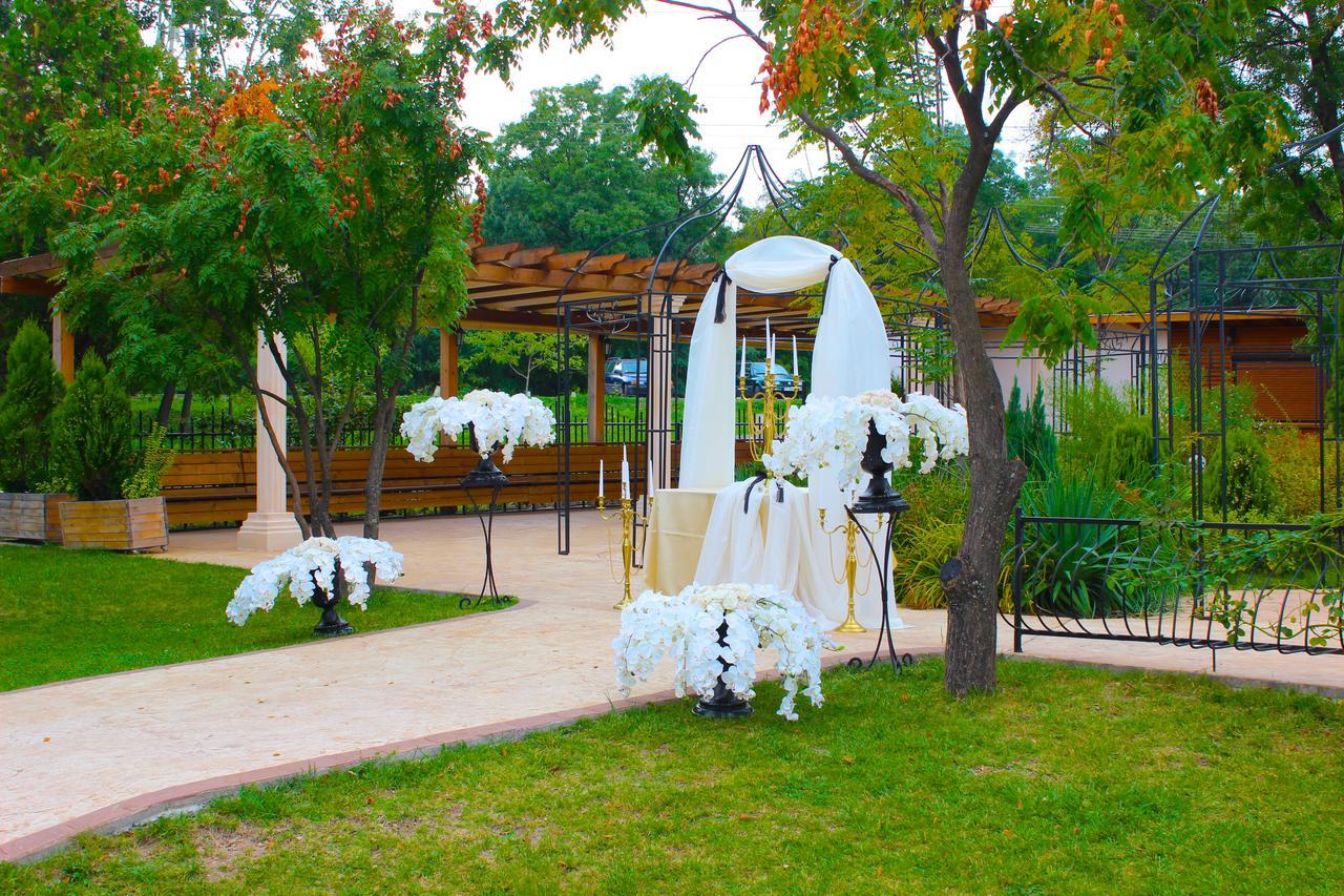 Hotel Fantazia Haskovo Exterior photo