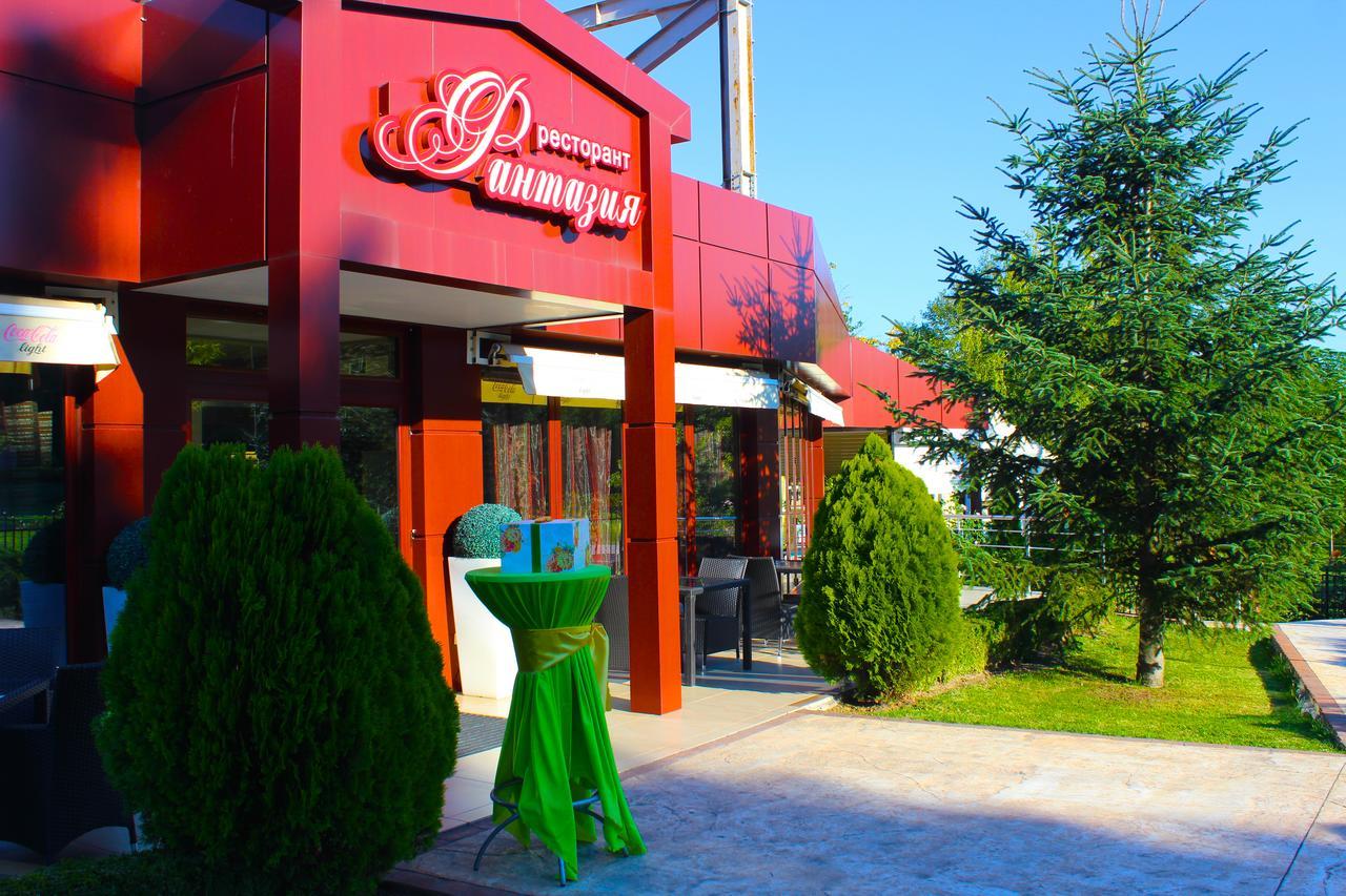Hotel Fantazia Haskovo Exterior photo