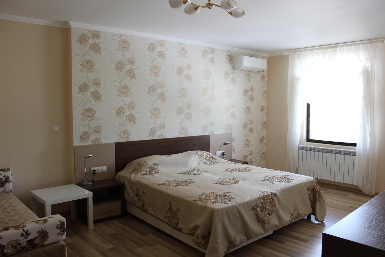 Hotel Fantazia Haskovo Exterior photo